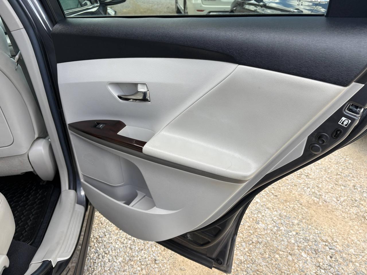 2012 Toyota Venza 4dr Wgn with Safety and Warranty, Financing available Photo