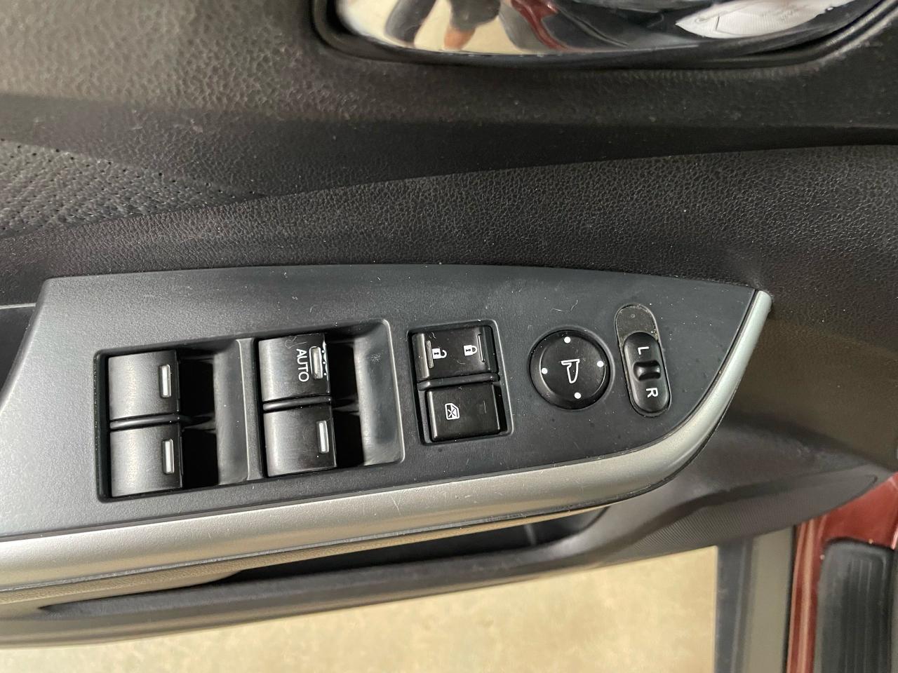 2016 Honda CR-V Touring Photo12