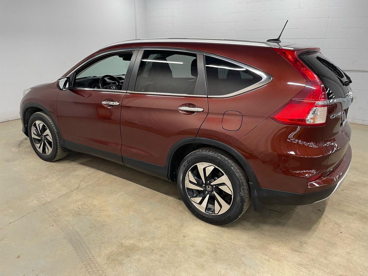2016 Honda CR-V Touring | LEATHER | SUNROOF | AWD Photo