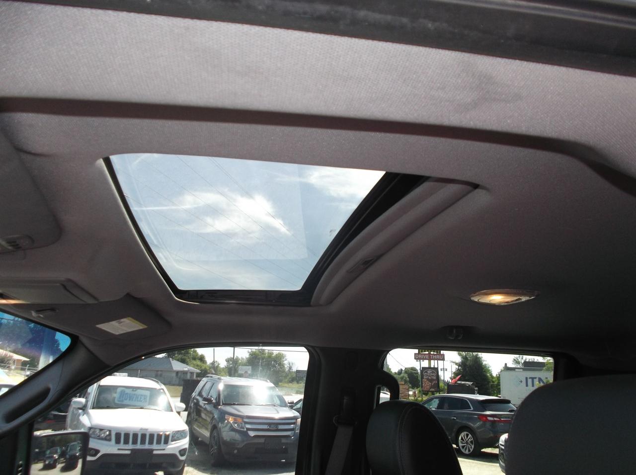 2011 Ford F-150 4X4 FX4 LARIAT 4 DOOR - Photo #9
