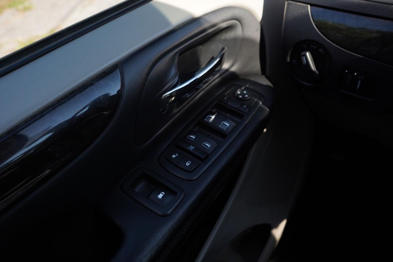 Used 2016 Dodge Grand Caravan SXT for sale in Kingston, ON