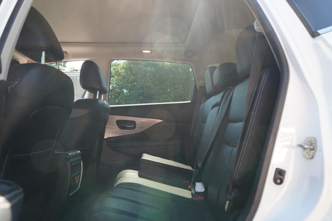 2016 Nissan Murano SV - Photo #9