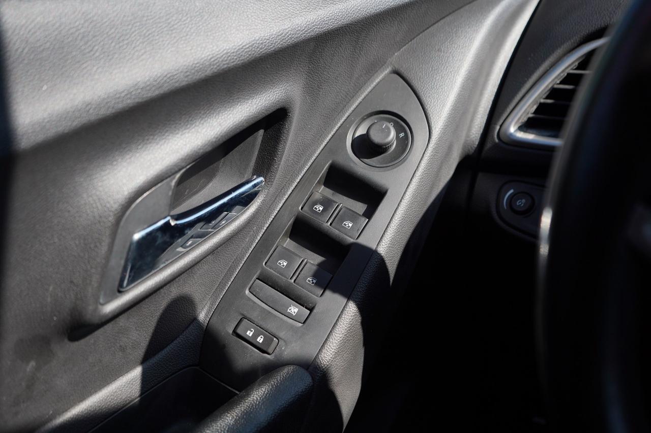 2021 Chevrolet Trax AWD 4dr LT - Photo #9