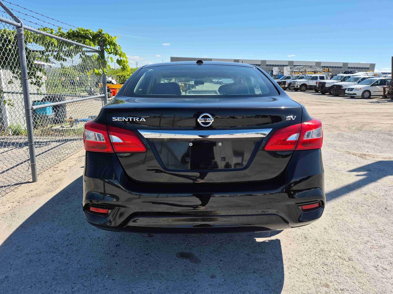 2018 Nissan Sentra SV Photo4