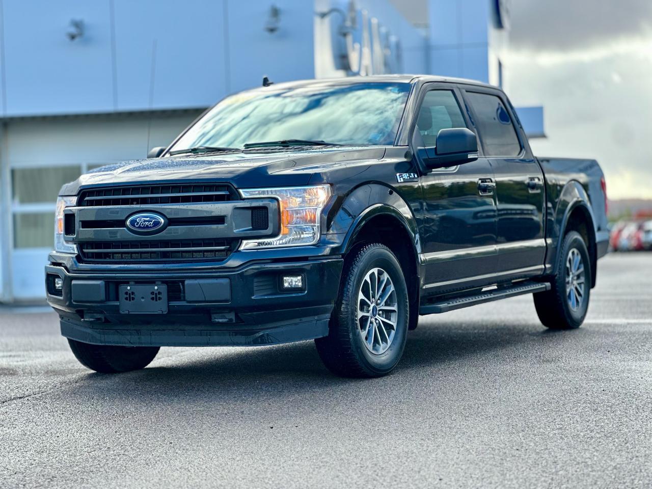 2020 Ford F-150 XLT 4X4 SUPERCREW W/ SPORT / 1 OWNER Photo