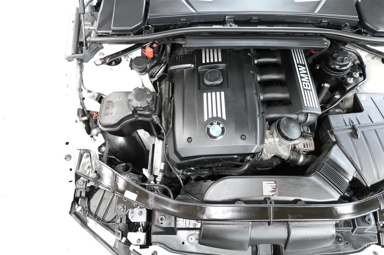 2013 BMW 3 Series 328i Cabriolet - No Accident, New Timing - Photo #31