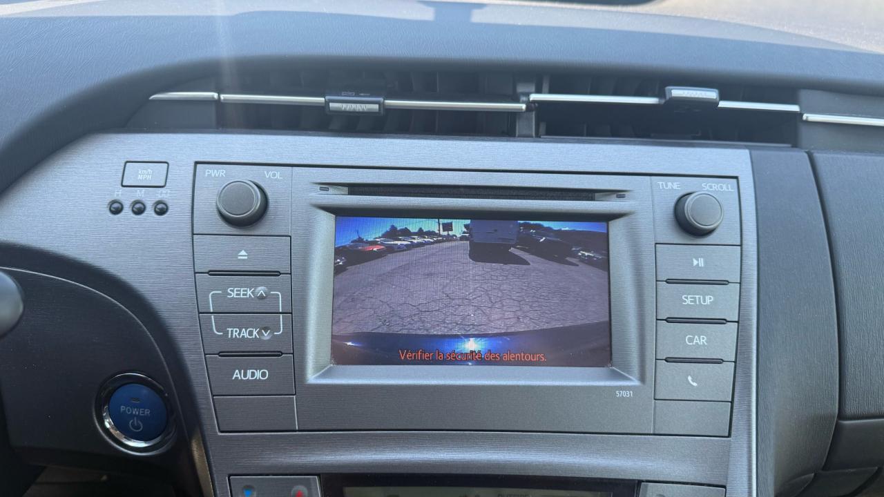 2014 Toyota Prius HB - Photo #16