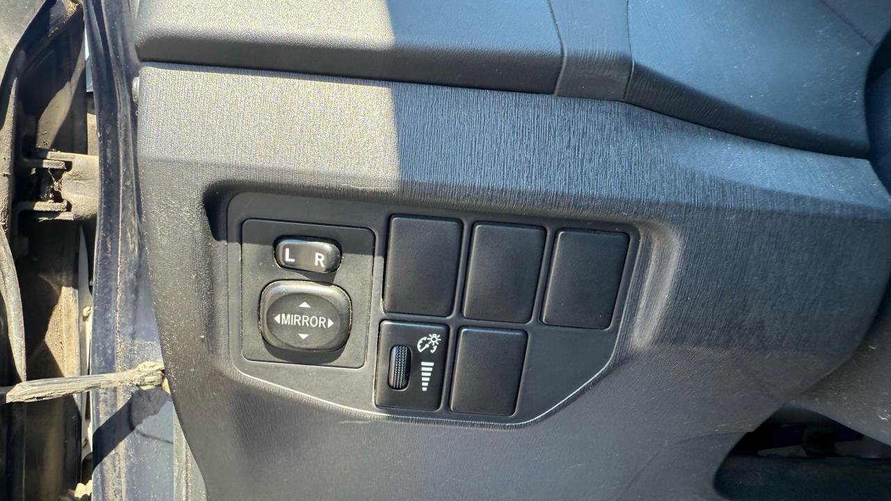 2014 Toyota Prius HB - Photo #18
