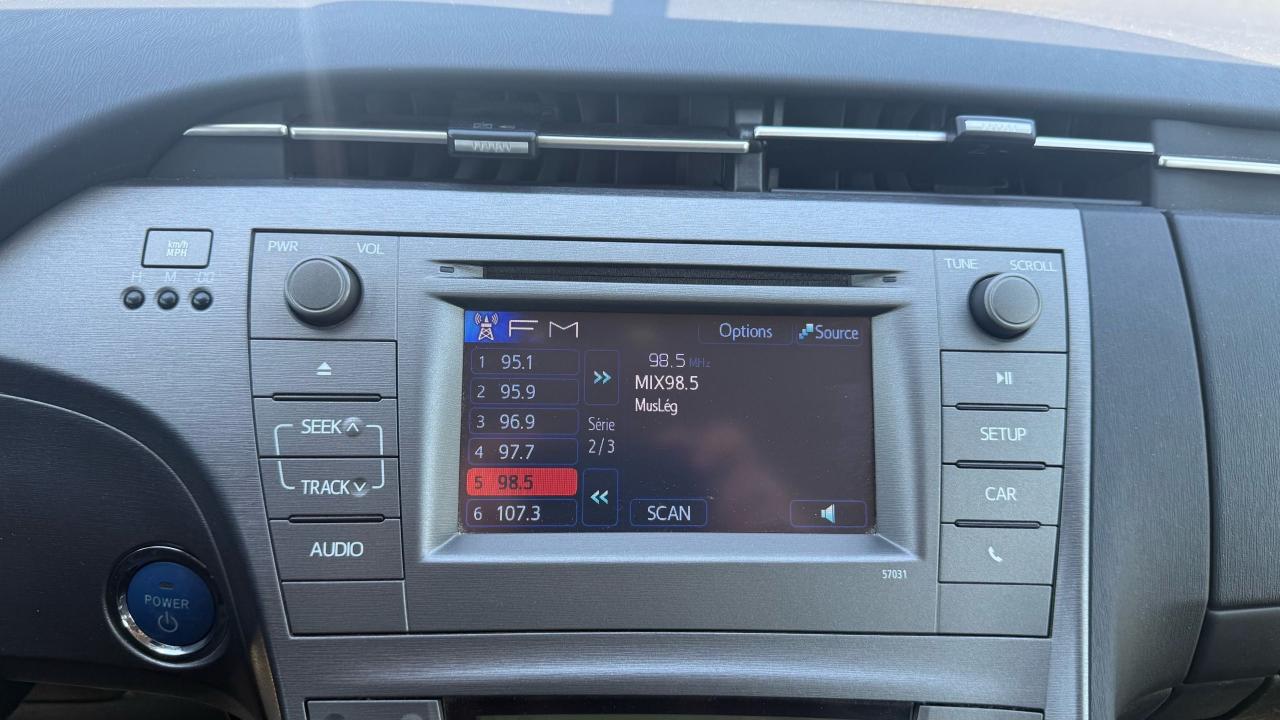 2014 Toyota Prius HB - Photo #15