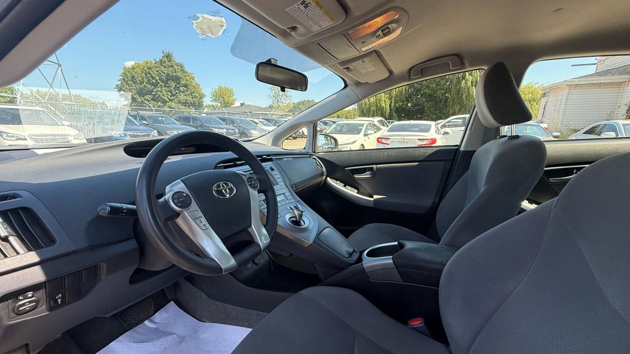 2014 Toyota Prius HB - Photo #10