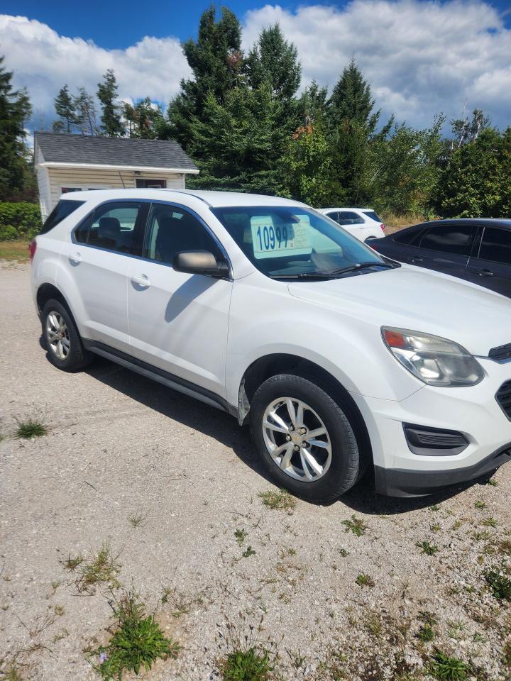 2017 Chevrolet Equinox LS Photo3