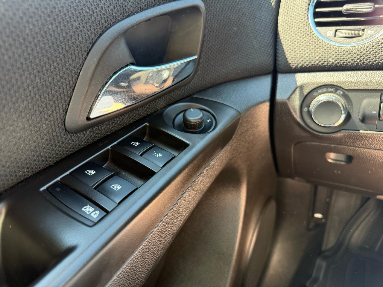 2012 Chevrolet Cruze LT Turbo w/1SA Photo