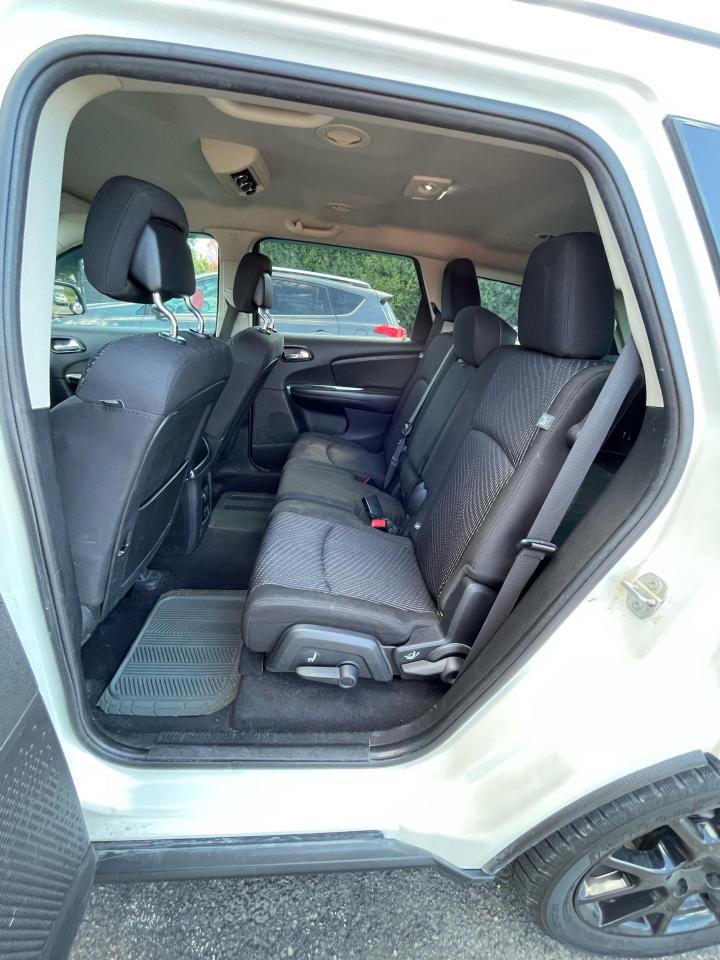 2016 Dodge Journey SXT - Photo #10