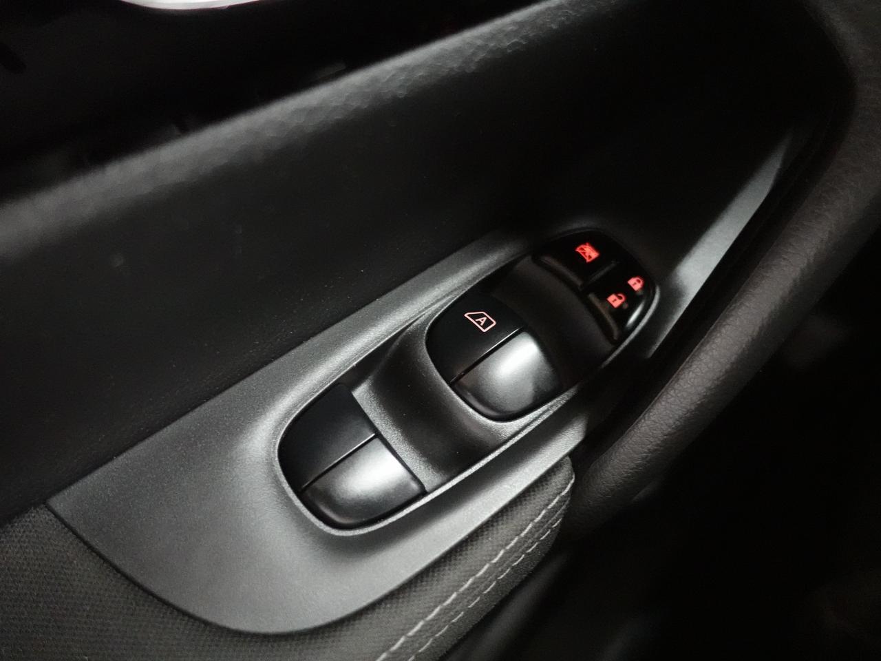 2019 Nissan Qashqai SV | AWD | Sunroof | Heated Steering | CarPlay