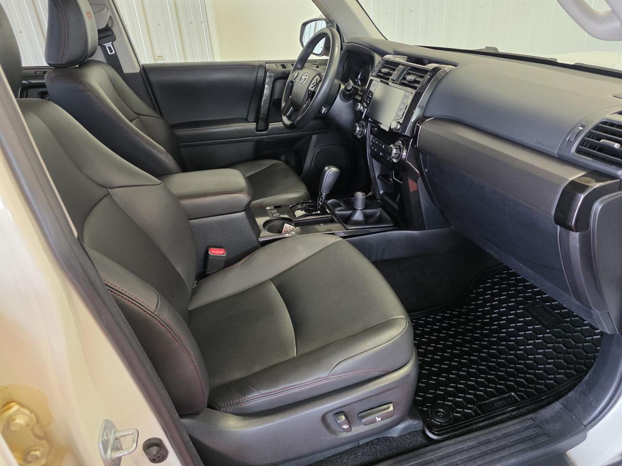 2021 Toyota 4Runner Off Road Photo0