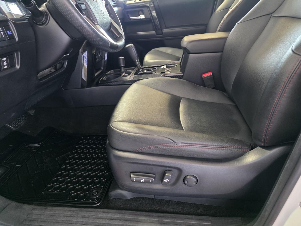 2021 Toyota 4Runner Off Road Photo0