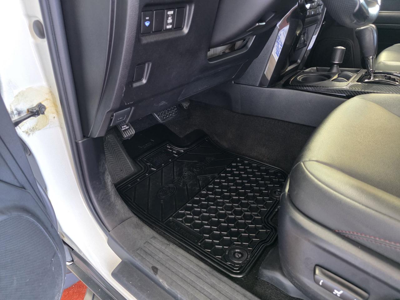 2021 Toyota 4Runner Off Road Photo0