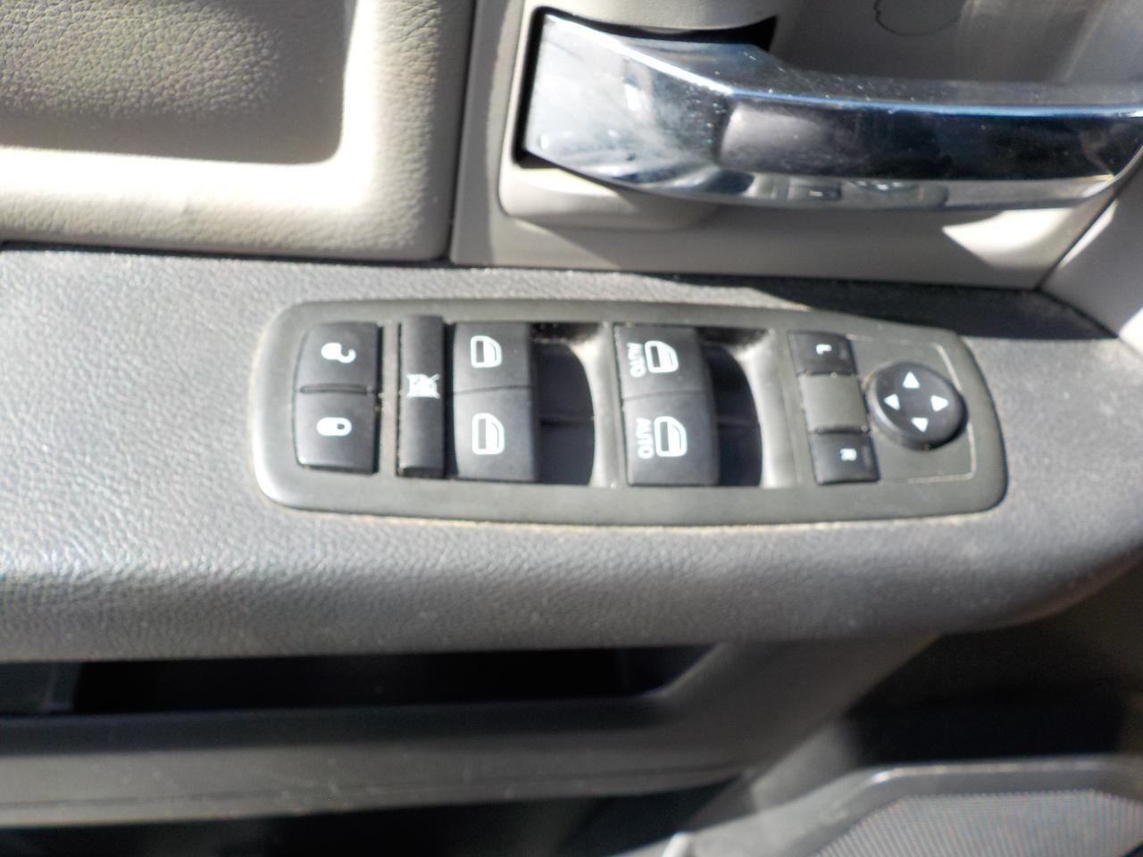2012 RAM 1500 Big Horn - Photo #15
