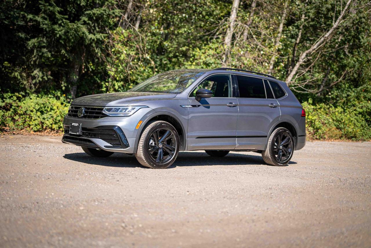Used 2024 Volkswagen Tiguan Comfortline R-Line Black Edition for sale in Surrey, BC