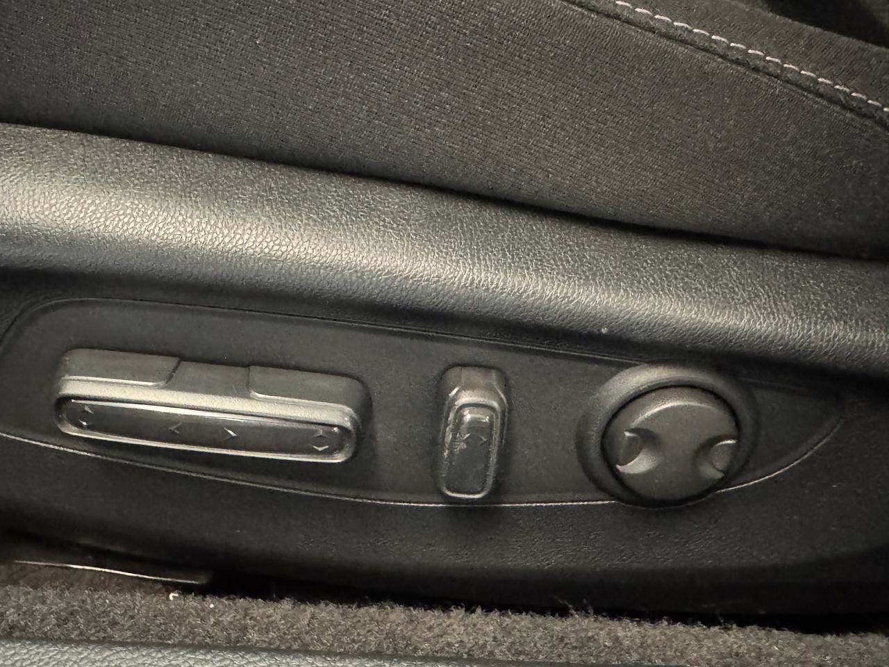 2023 Honda Accord EX+Roof+Adapive Cruise+LKA+BSM+CLEAN CARFAX Photo