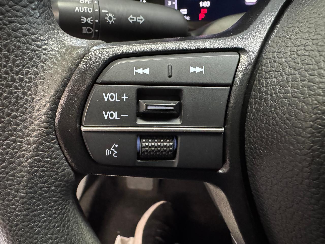 2023 Honda Accord EX+Roof+Adapive Cruise+LKA+BSM+CLEAN CARFAX Photo
