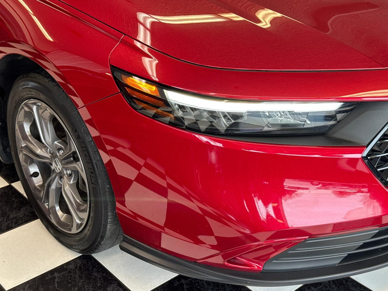 2023 Honda Accord EX+Roof+Adapive Cruise+LKA+BSM+CLEAN CARFAX Photo