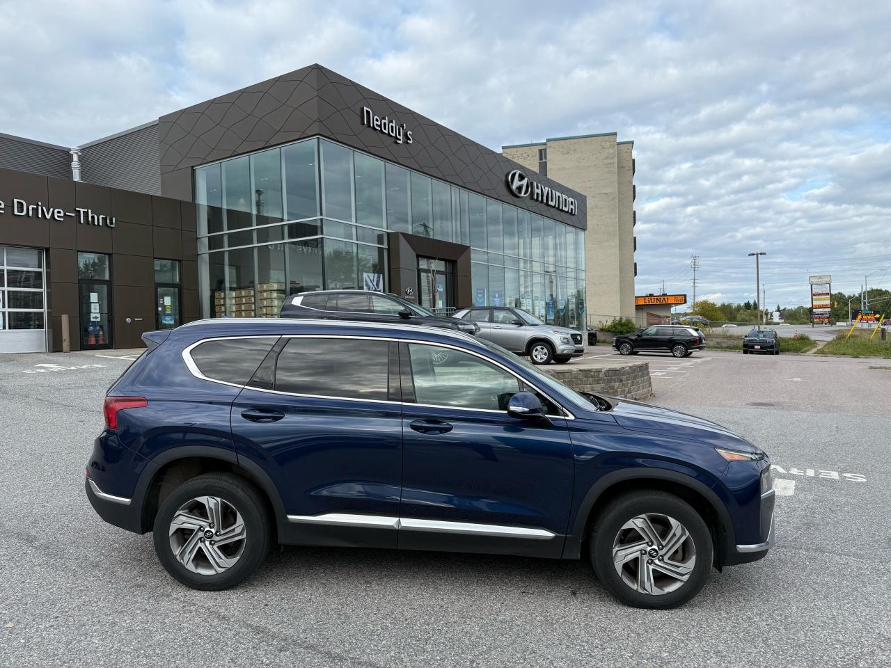 2022 Hyundai Santa Fe Preferred Photo6