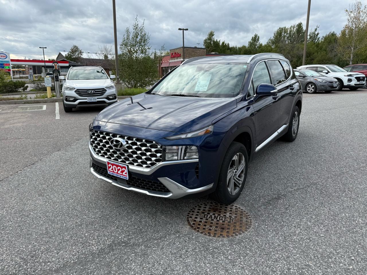 2022 Hyundai Santa Fe Preferred Photo3
