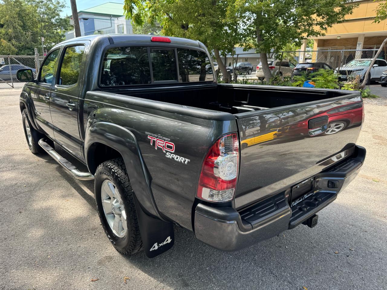 2011 Toyota Tacoma TRD SPORT - 4X4 Photo2