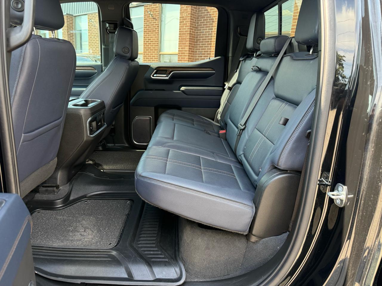 2023 Chevrolet Silverado 1500 High Country - Photo #6