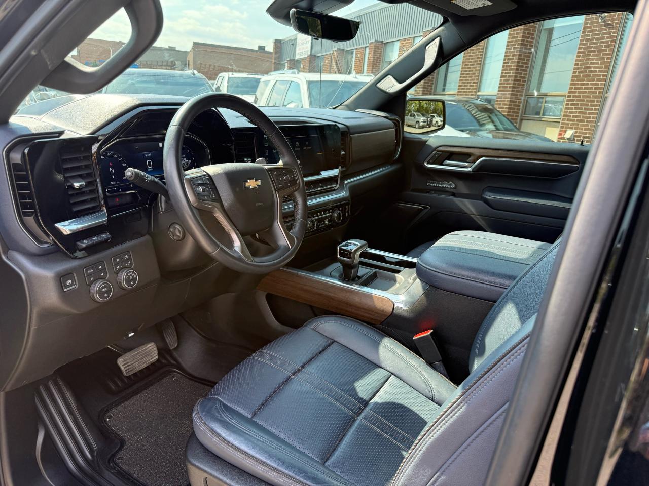 2023 Chevrolet Silverado 1500 High Country - Photo #5
