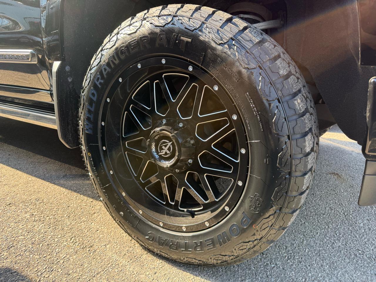 2023 Chevrolet Silverado 1500 High Country - Photo #12