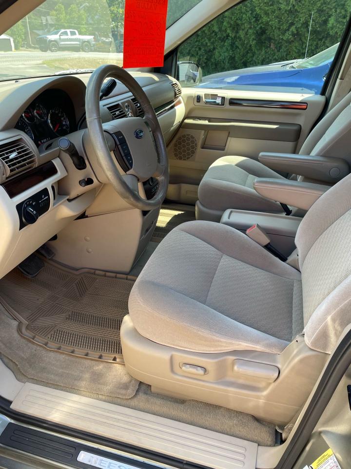 2006 Ford Freestar SEL Photo3