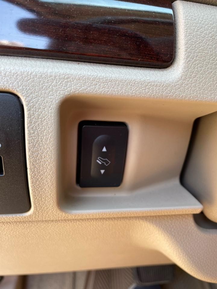 2006 Ford Freestar SEL - Photo #12