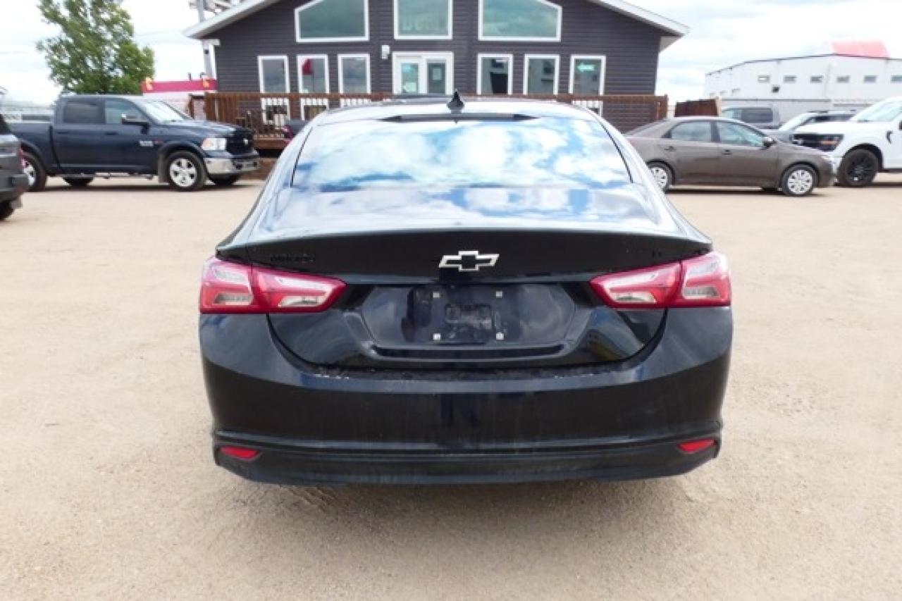 2023 Chevrolet Malibu 1LT w/Htd cloth, pano S/R, BUC - Photo #7