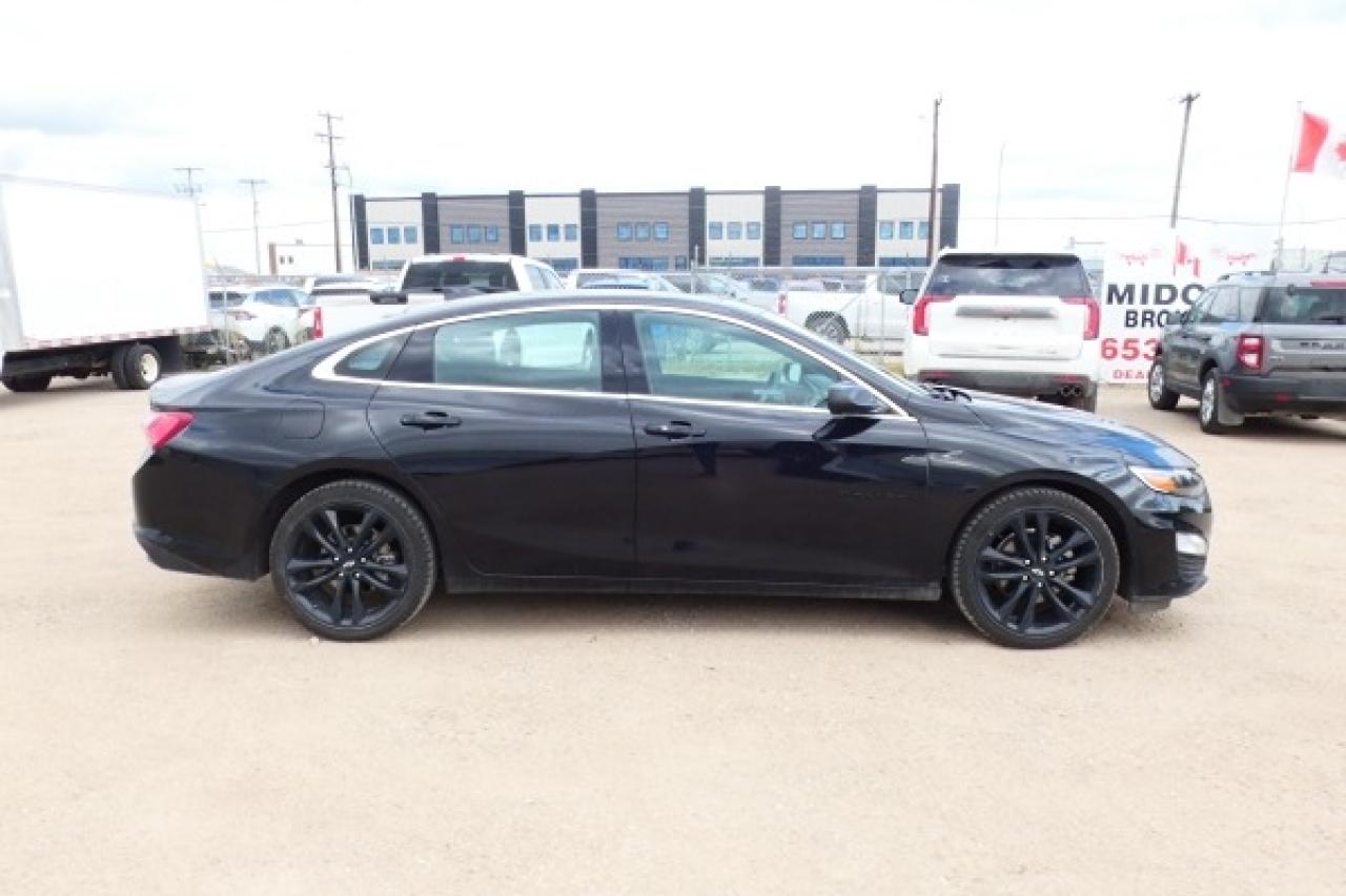 2023 Chevrolet Malibu 1LT w/Htd cloth, pano S/R, BUC - Photo #5