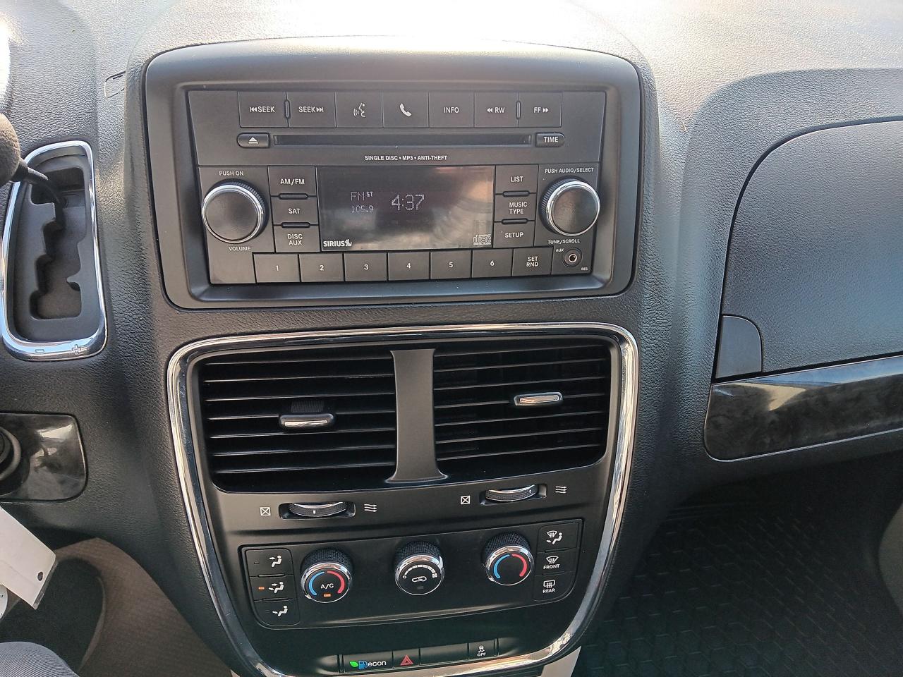 2019 Dodge Grand Caravan Canada Value Package 7 Pass Bluetooth - Photo #19