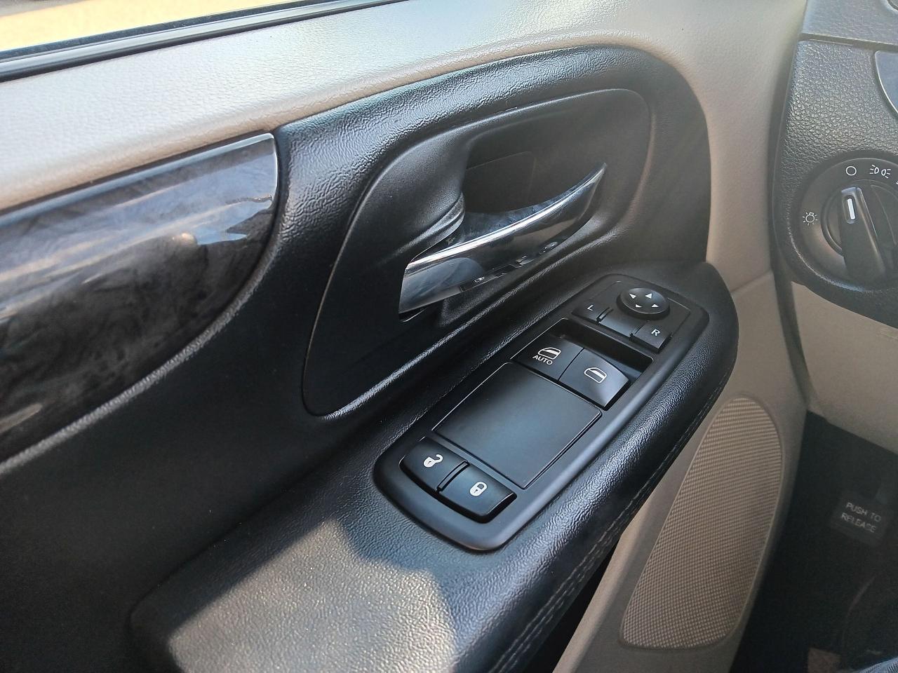2019 Dodge Grand Caravan Canada Value Package 7 Pass Bluetooth - Photo #20