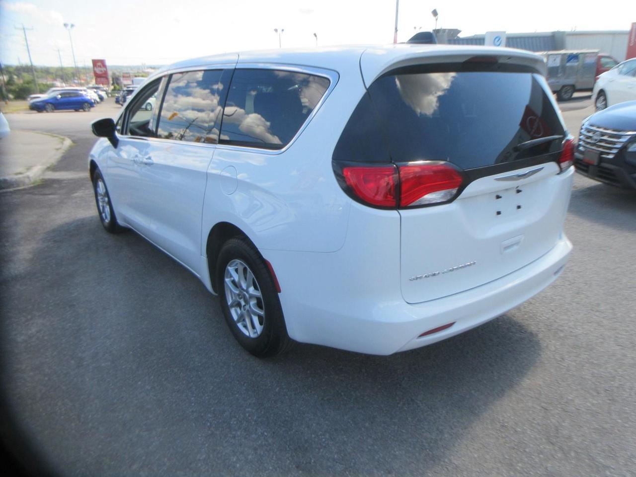 2022 Dodge Grand Caravan SXT Photo