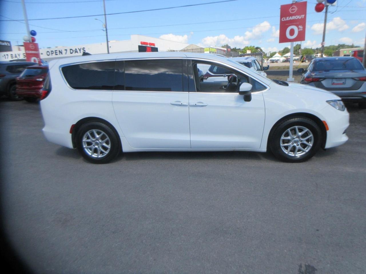 2022 Dodge Grand Caravan SXT Photo