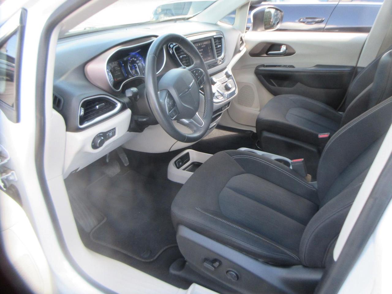 2022 Dodge Grand Caravan SXT Photo