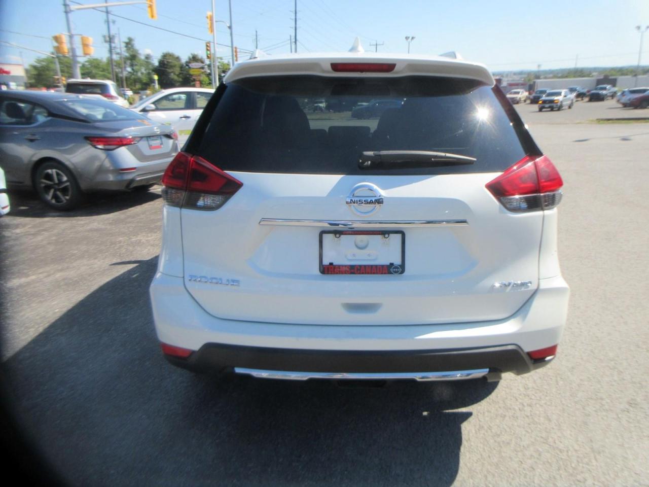 2020 Nissan Rogue SV Photo