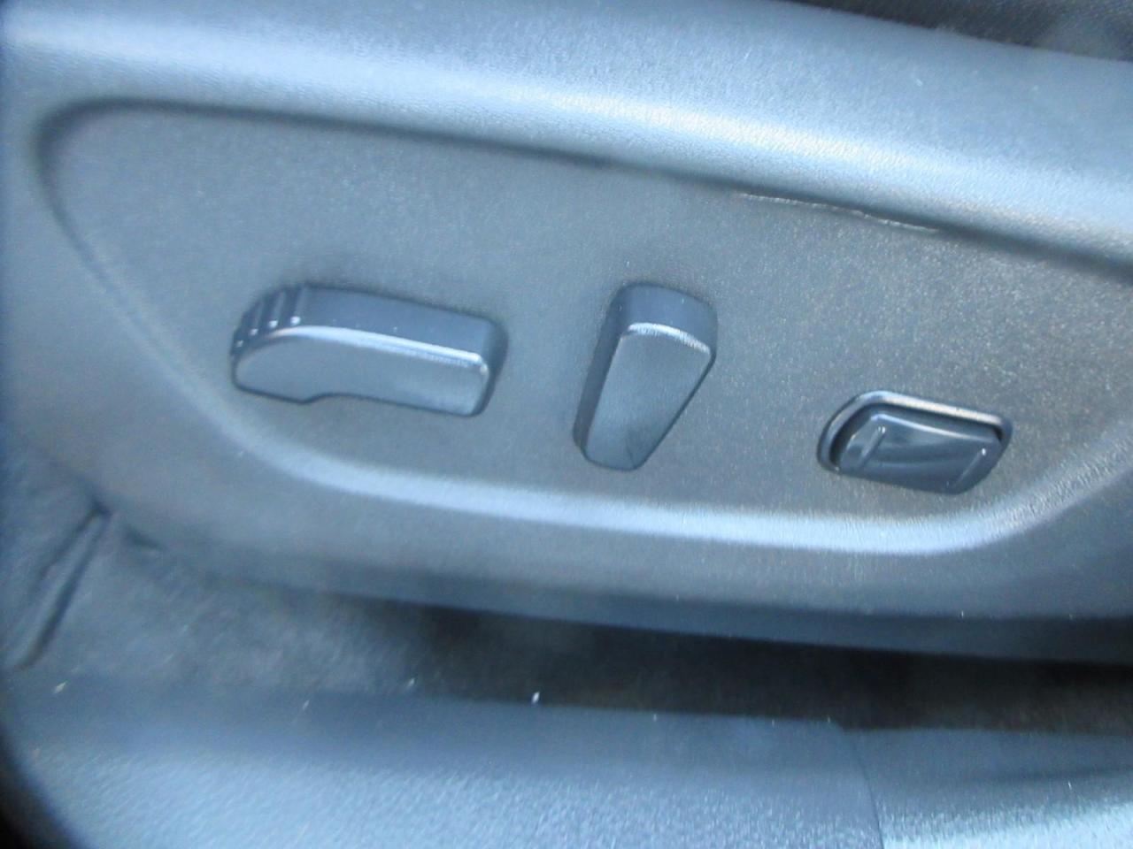 2020 Nissan Rogue SV Photo