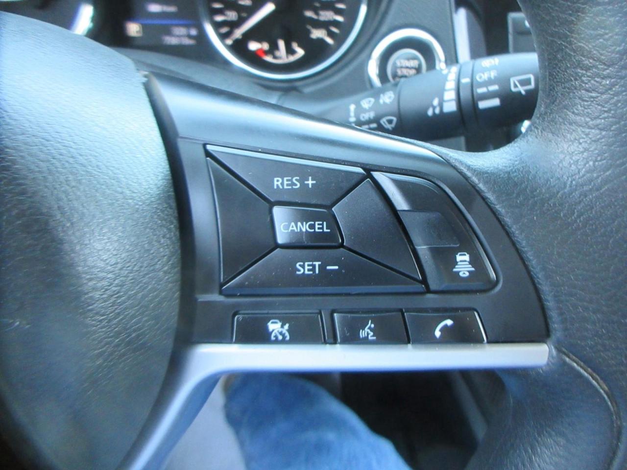 2020 Nissan Rogue SV Photo