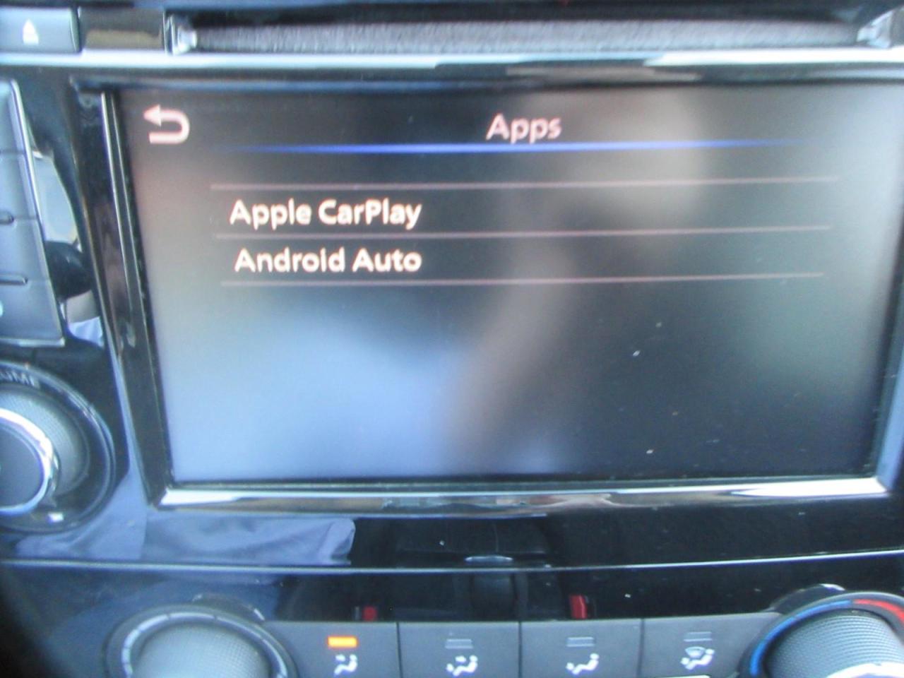 2020 Nissan Rogue SV Photo