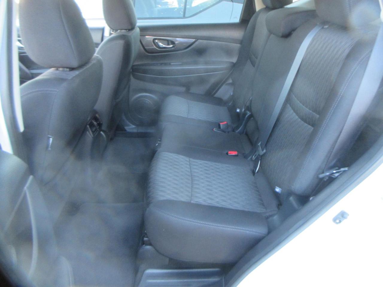 2020 Nissan Rogue SV Photo