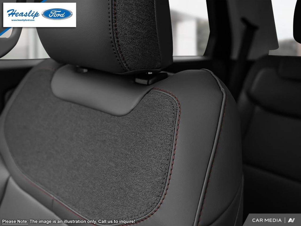 2025 Ford Explorer Active Photo5