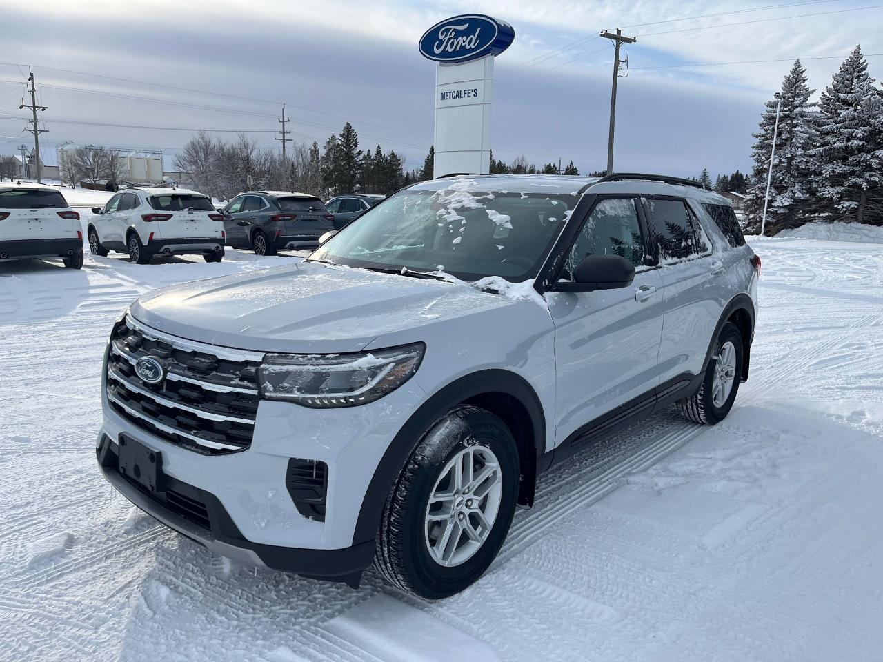 2026 Ford Explorer Active 4WD Photo2