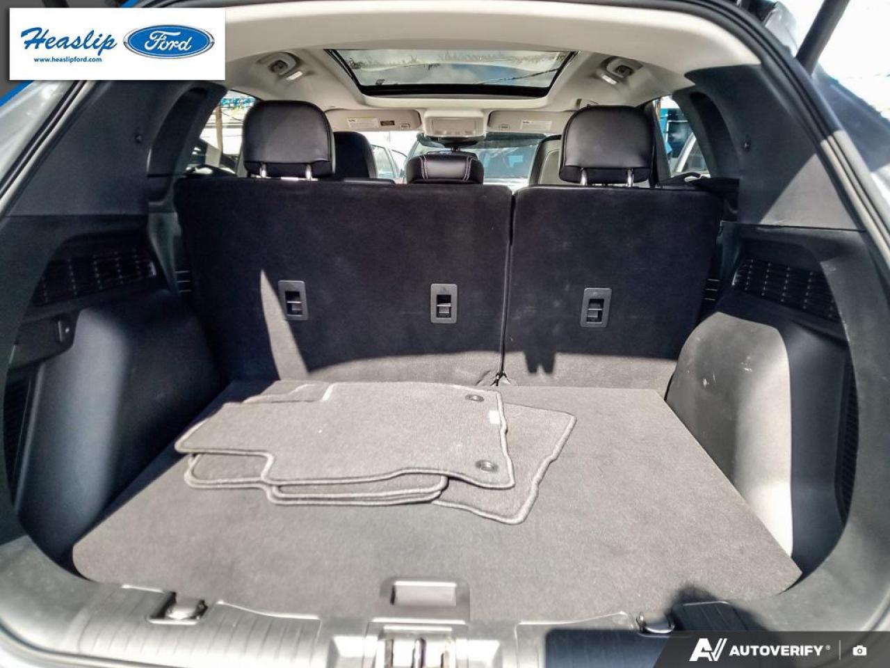 2022 Ford Escape SEL Photo5