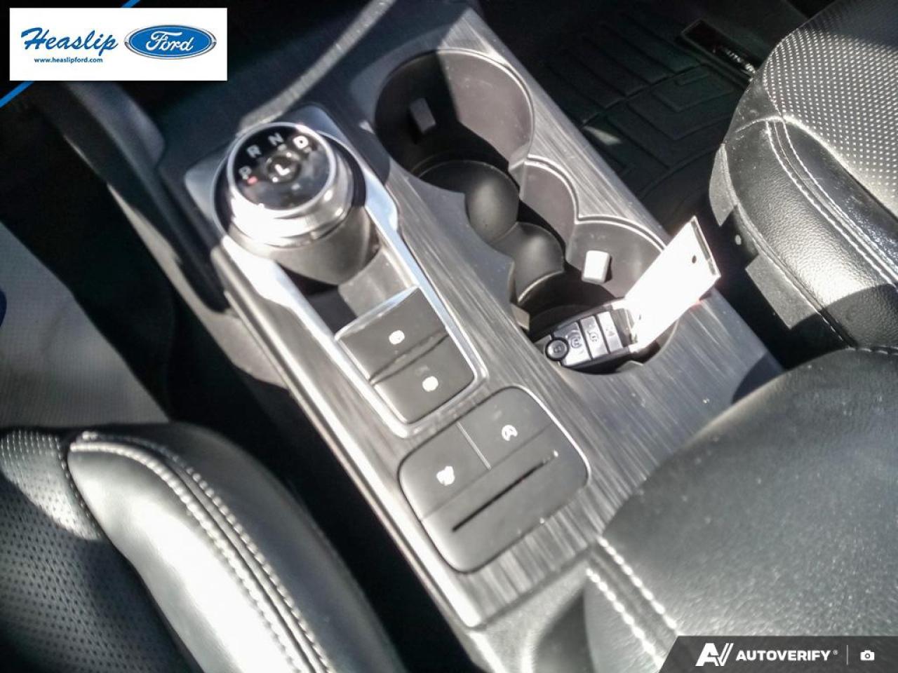 2022 Ford Escape SEL Photo5